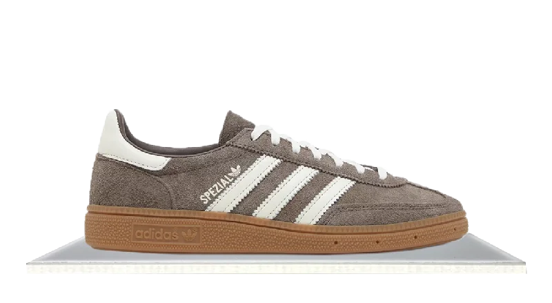 Men's high - performance basketball sneakers with air cushioningAdidas Handball Spezial Earth Strata