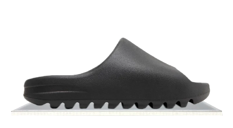 Men's lightweight sneakers for travelYeezy Slide Onyx