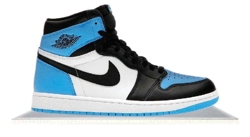 Men's minimalist sneakers with a simple designAir Jordan 1 High UNC Toe