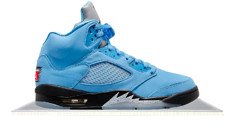 Men's navy blue suede sneakers with gold - toned eyeletsAir Jordan 5 Retro UNC University Blue