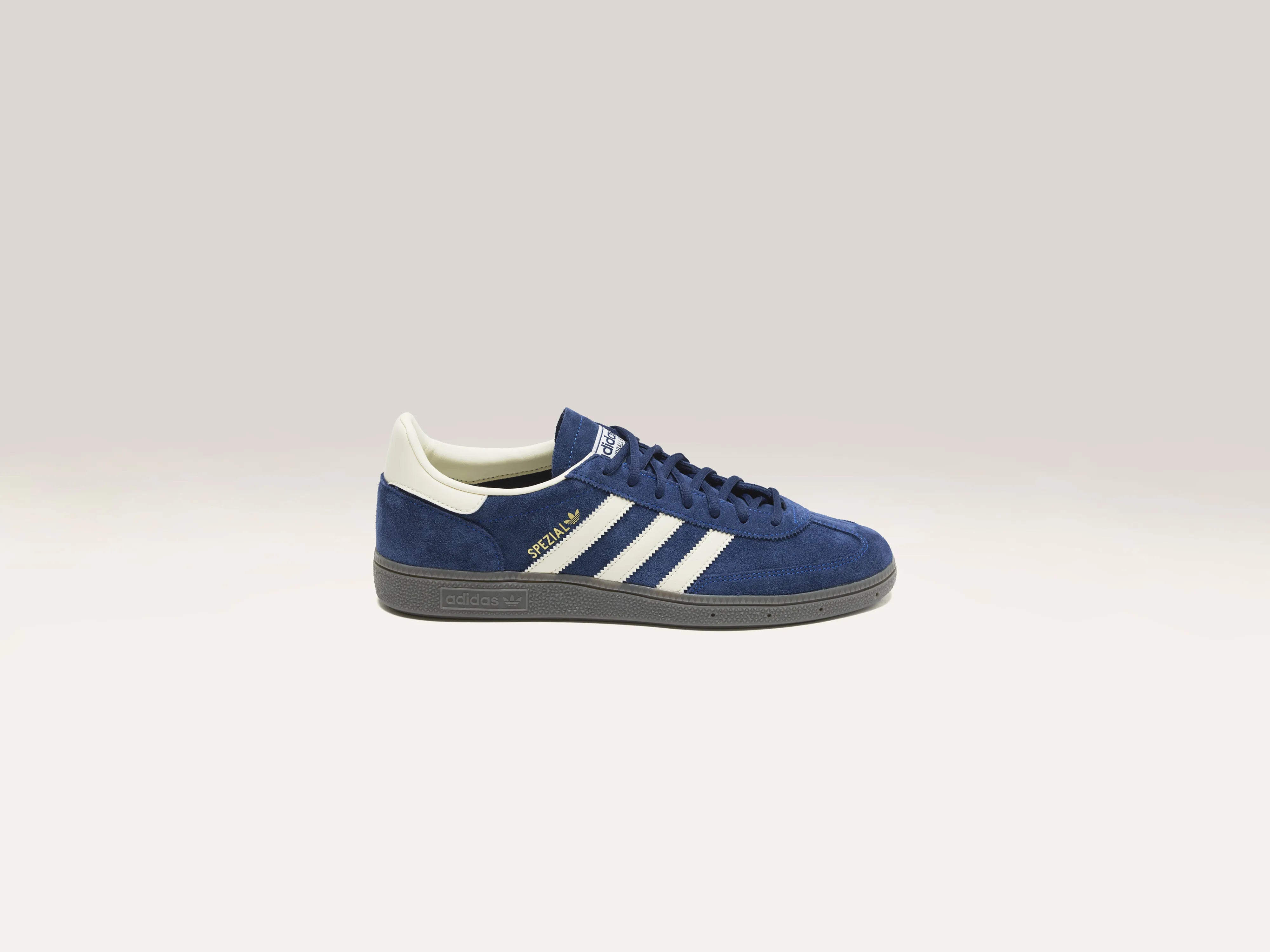 Men's lifestyle sneakers with a premium material constructionHandball Spezial for Men (242 / M / INDIGO)