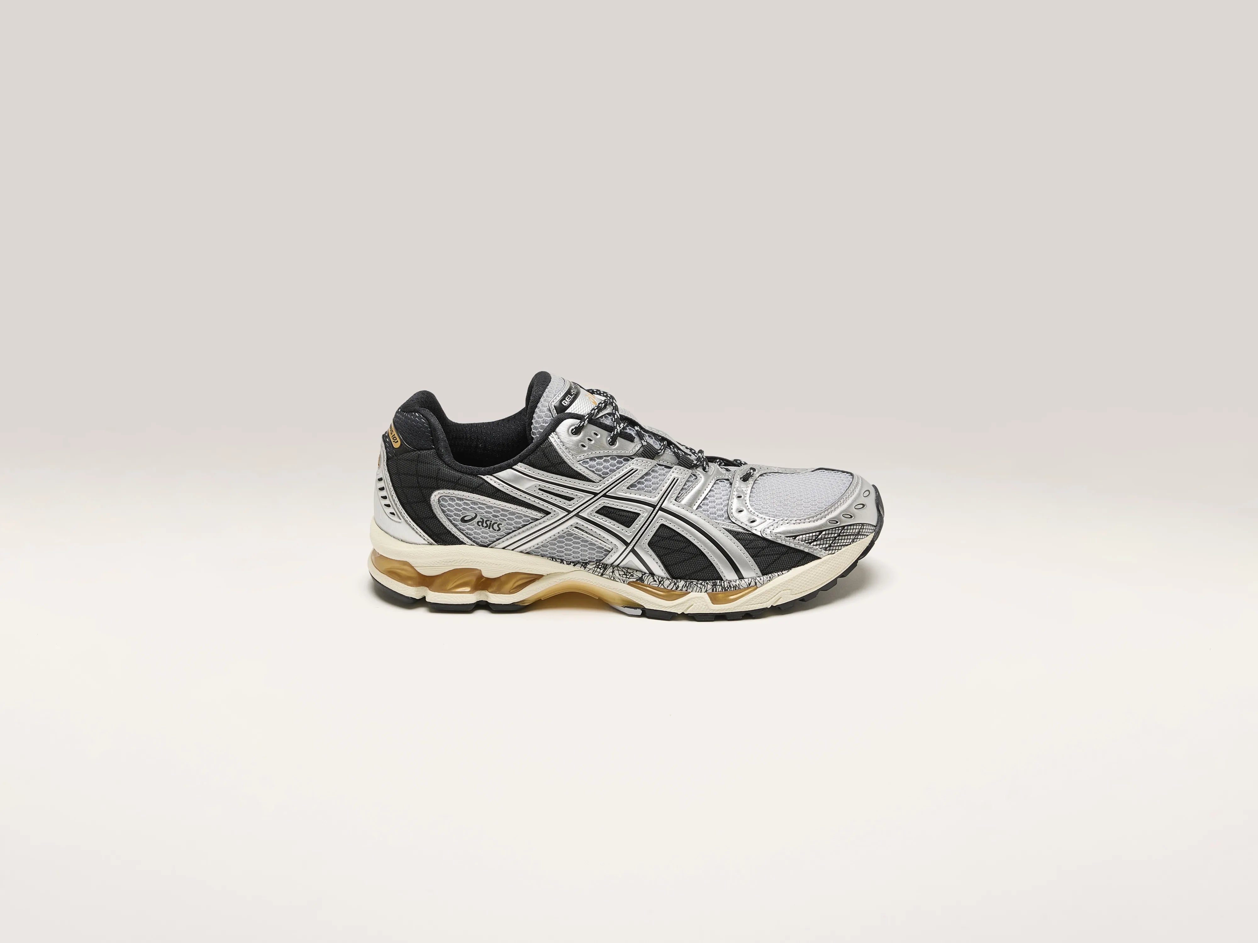 Men's retro - style sneakers inspired by the 80sGel-Nimbus 10.0 for Men (242 / M / SILVER)