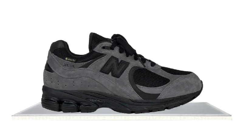 Men's camo - print sneakers for an edgy styleNew Balance 2002R Gore-Tex JJJJound Charcoal