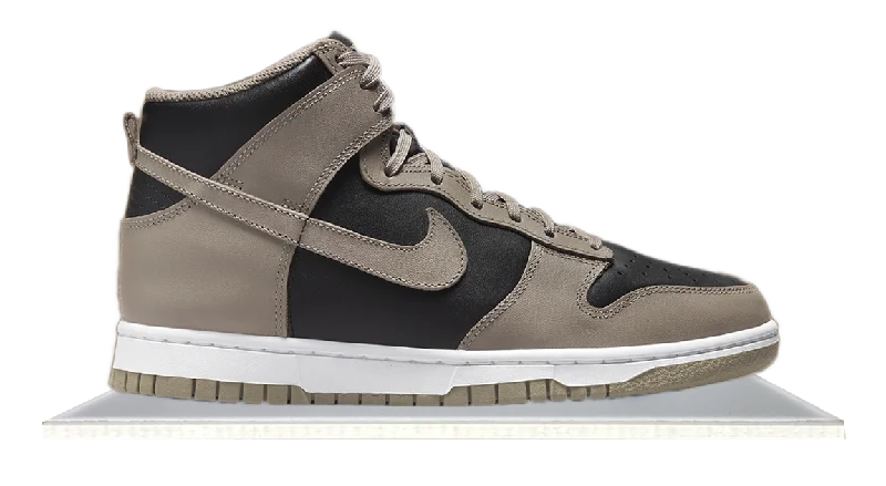 Men's wide - width sneakers for a comfortable fitDunk High Moon Fossil