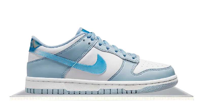 Men's fashion - forward sneakers with a unique tongue designDunk Low Blue Whisper