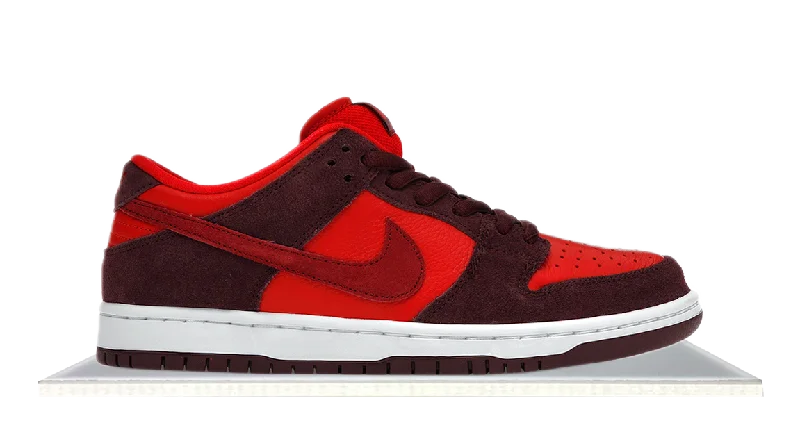 Men's high - end luxury sneakers with hand - stitched detailsSB Dunk Low Cherry