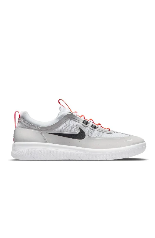 Men's gray mesh sneakers for breathability during workoutsNike SB Nyjah Free 2 Shoe Neutral Grey