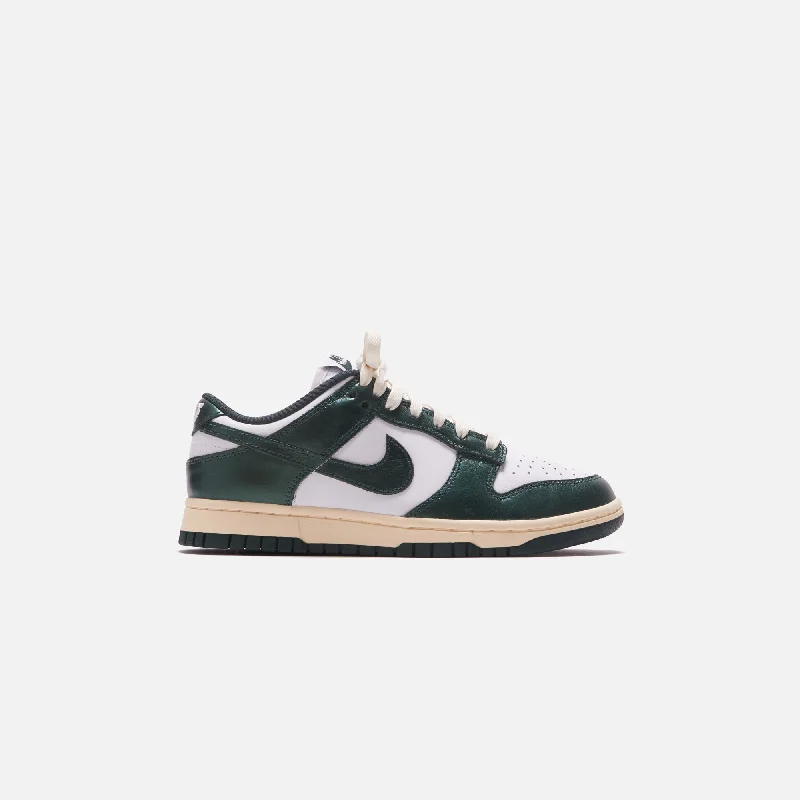 Men's low - profile tennis sneakers for a sleek lookNike WMNS Dunk Low - White / Pro Green / Coconut Milk