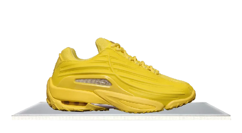 Men's retro - style sneakers inspired by the 80sNike Hot Step 2 Drake NOCTA Opti Yellow