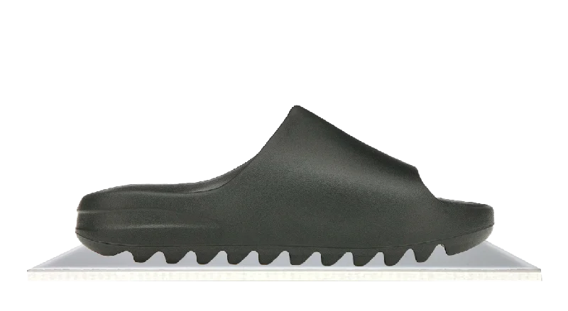 Men's slip - on sneakers with elastic side panelsYeezy Slide Dark Onyx (2024)