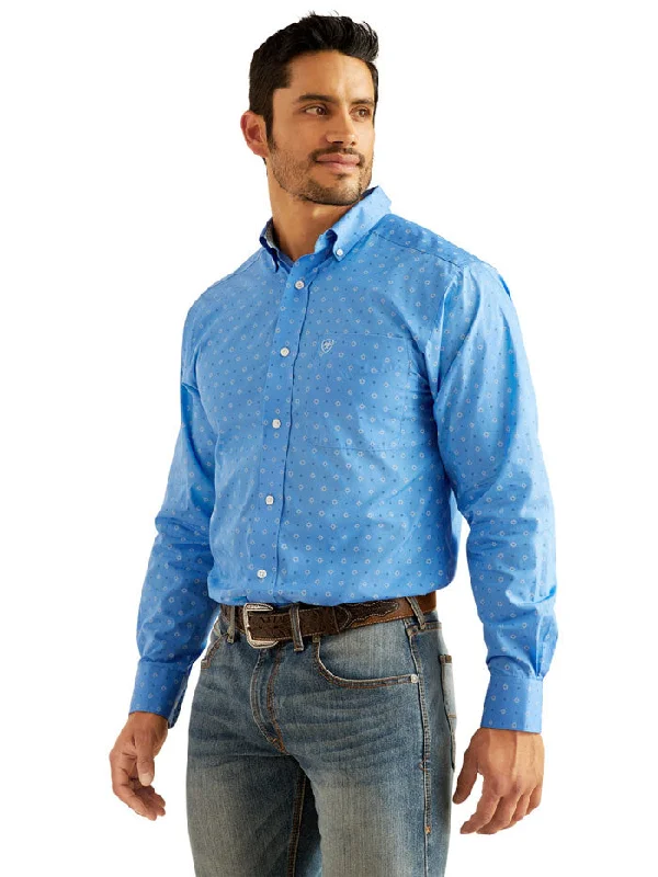 Men's western boots with a decorative concho belt and buckleAriat 10048364 Mens Wrinkle Free Russel Fitted Shirt Regatta