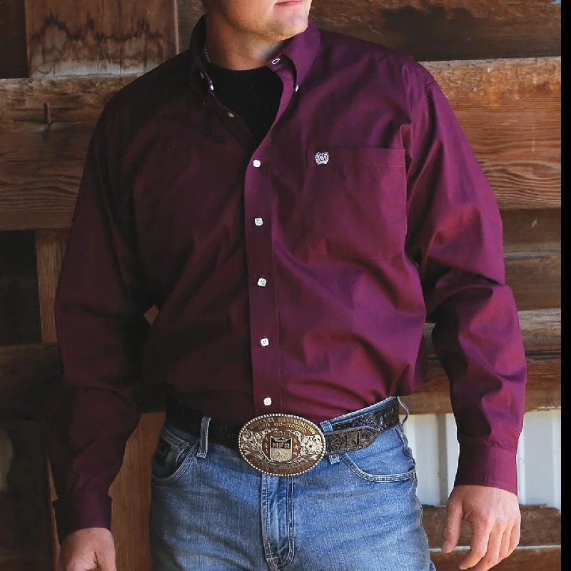 Men's western boots with a traditional western boot silhouette and a polished shineCinch Men's Classic Fit Solid Burgundy Western Shirt