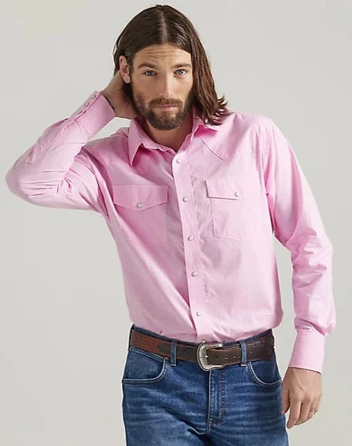 Men's western boots with a leather - wrapped heel and a smooth finishMen's Wrangler Bucking Cancer Snap Shirt in Fuschia Pink