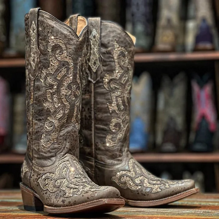 Men's western boots with a scalloped edge and a pull - on strapTanner Mark Women's 'Mae' Leather Square Toe Boots Mocha TML43231