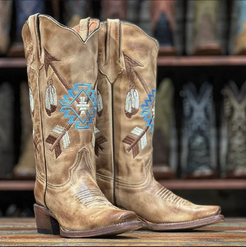 Men's western boots with a traditional western boot silhouette and a polished shineTanner Mark Women's Santa Fe Square Toe Leather Boots Burnished Sand TML205194